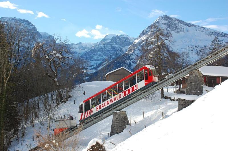 הוילה Linthal Diese Einfache Unterkunft- Bergheimat Ist Nur Fuer Backpacker- Rucksacktouristen Und Radfahrer - Huettenfeeling Im Backpackerhoues- Ganz Einfach - Ganz Unkompliziert - Ganz Relaxd מראה חיצוני תמונה